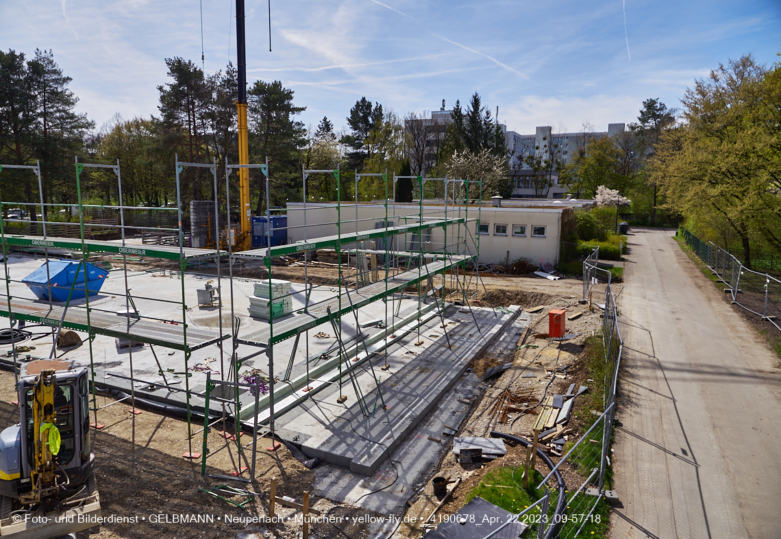 22.04.2023 - Luft- und Ebenenfotos vom Haus für Kinder in der Quiddestraße in Neuperlach
